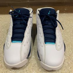 Jordan 13 Low Hornets