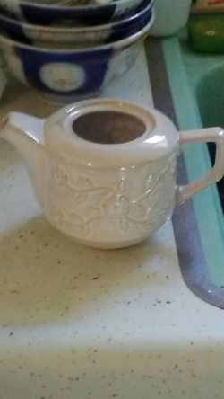 White blossom tea pot