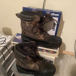 men's water proof boots sz 10