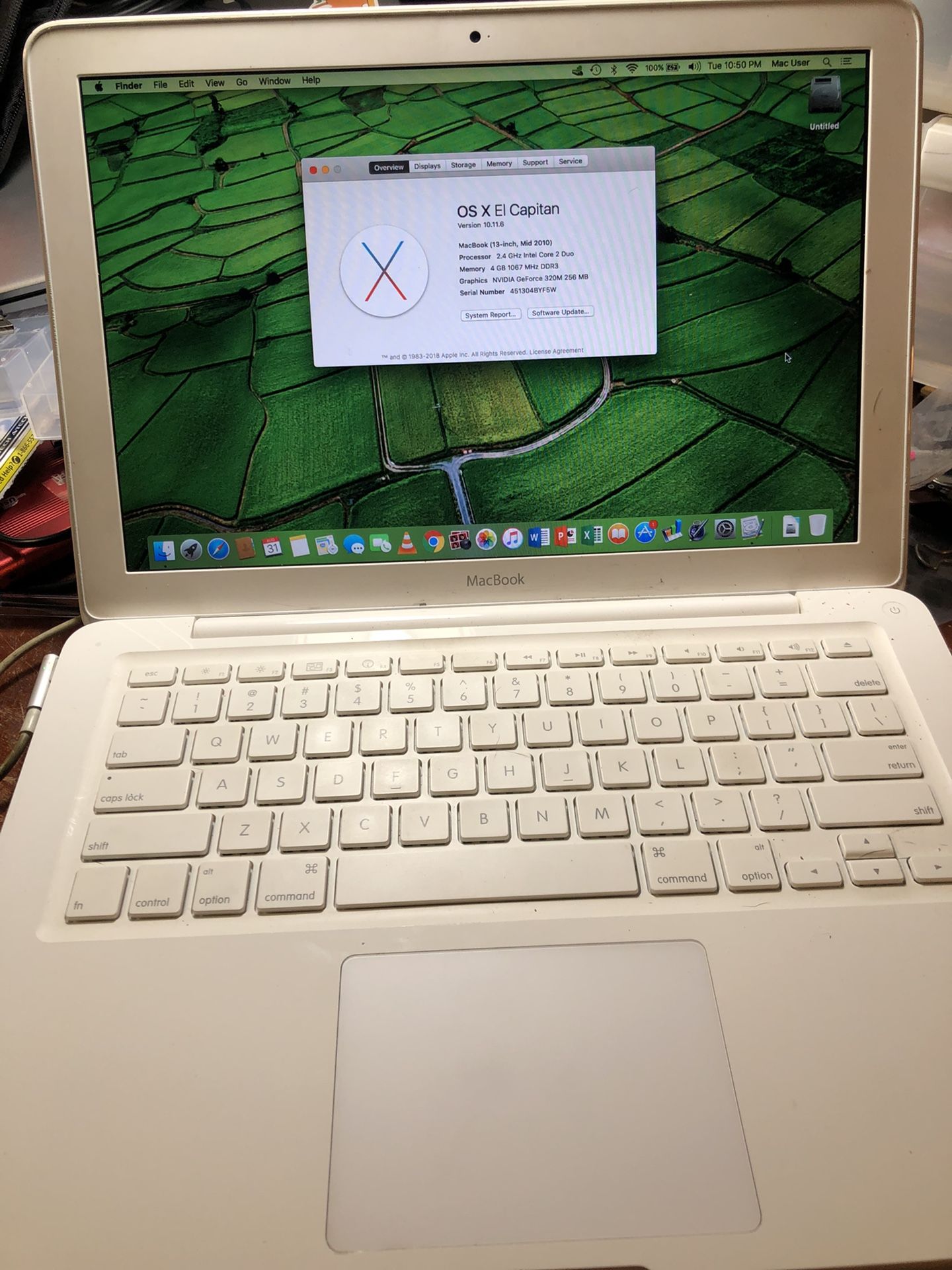 Apple MacBook Polycarbonate 2010 Laptop