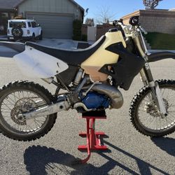 1996 Yamaha YZ250 Dirt Bike