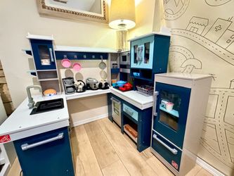 Step2 Grand Walk-In Wood Kitchen