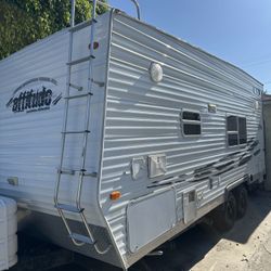 Attitude Toy Hauler 