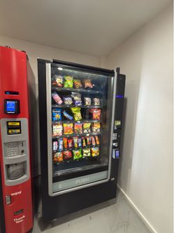Commercial Snack & Coca-Cola Vending Machines – Card Readers Included! Open to Trades!