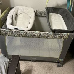 4 IN 1 BABY PLAYARD WITH MESH SIDES AND PORTABLE CARRYING BAG