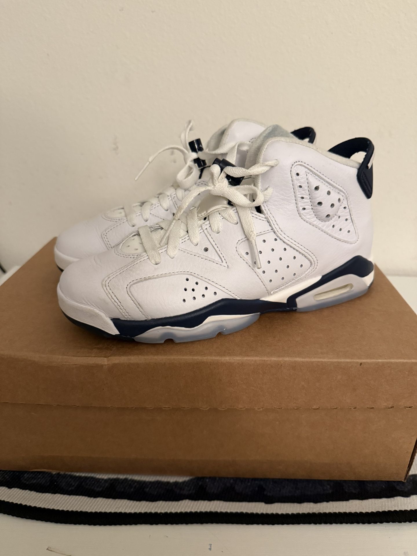 Air Jordan 6 Retro GS Midnight Navy (384665-141) Size 6Y
