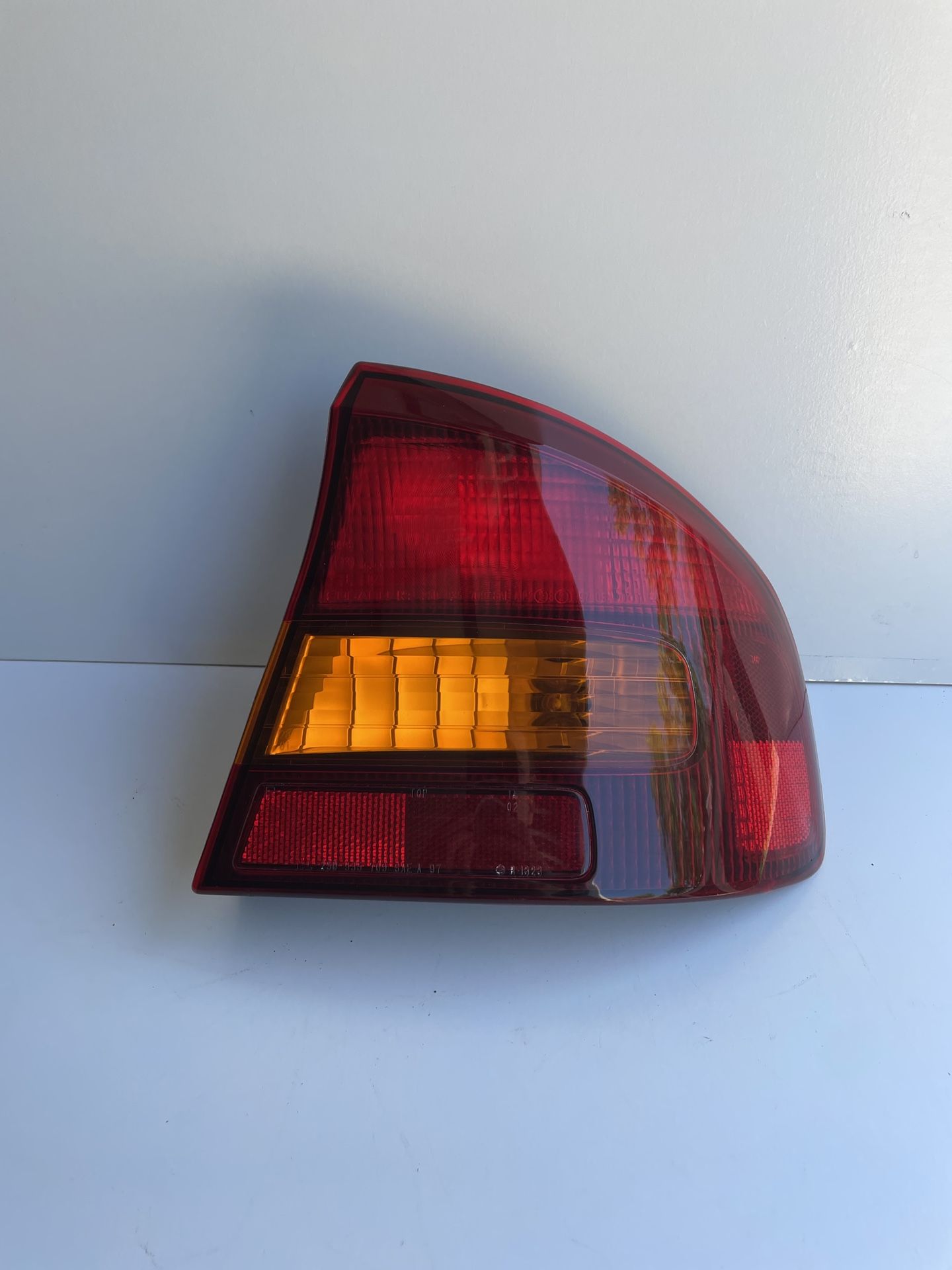 2001 2002 2003 2004 Sub Legacy Outback Right Passenger Taillight OEM