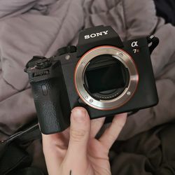 Sony a7R II Mirrorless Camera