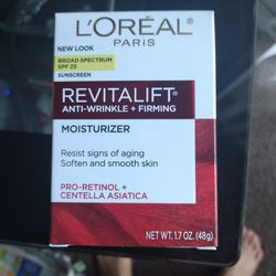 Crema L'Oréal Por Solo $10