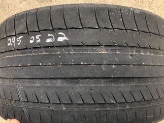 Michelin tire. 295/25/22 it’s in good shape, no leaks. Just normal wear and a slight bit of cracking. Has about 45% tread left. Low profile tire.
