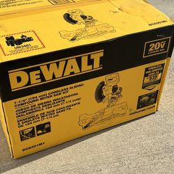 Dewalt Miter Saw 7 1/4” Tool Only New Nuevo $300