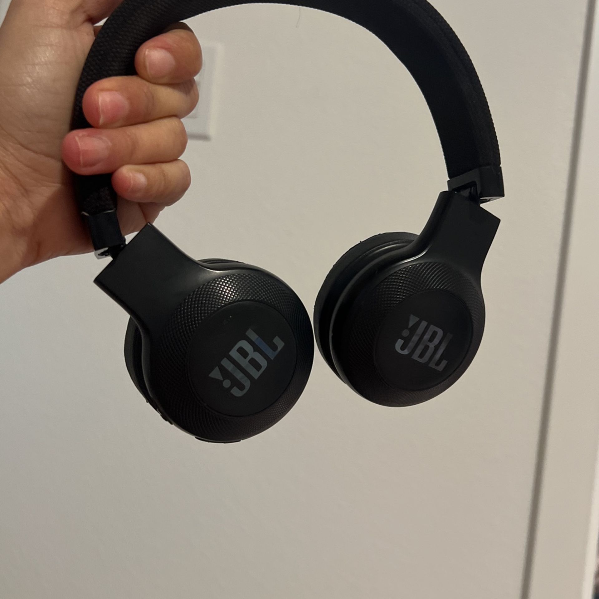 JBL Wireless Headphones