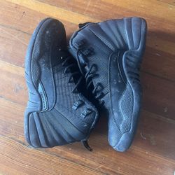 Jordan 12 Retro winter Size 6Y 