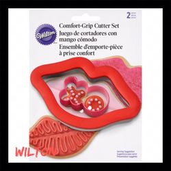 NIB Wilton 2Pc Cookie Cutter Set