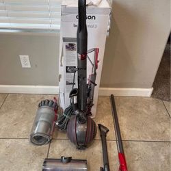 Dyson UP30 Ball Animal 3 Upright Vacuum Cleaner Nickel/Purple In Box   This Dyson UP30 Ball Animal 3 Upright Vacuum Cleaner is a powerful and efficien