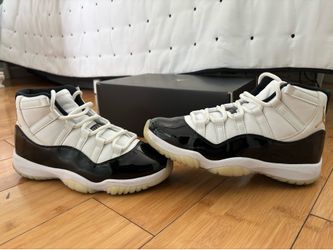 Jordan 11 Retro Gratitude/Defining Moments Size 8