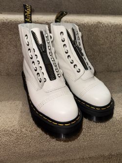 Dr Martens Boots Sinclair White