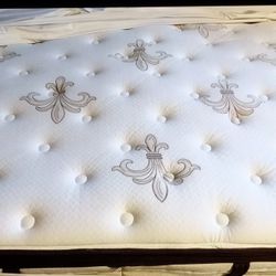 Like New Beautiful Stern & Foster King Size Mattress Only. 