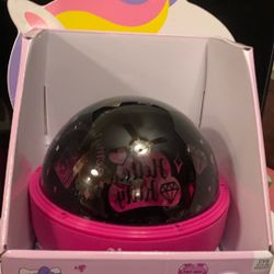 Sanrio HELLO KITTY LED SHADOWLIGHT Retail 19.99 + 1.64 = 21.63