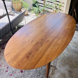 HD Buttercup Dining Table