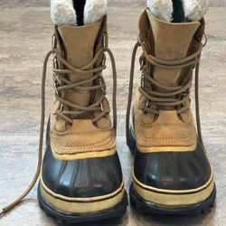 Sorel Boots Size 8 excellent condition