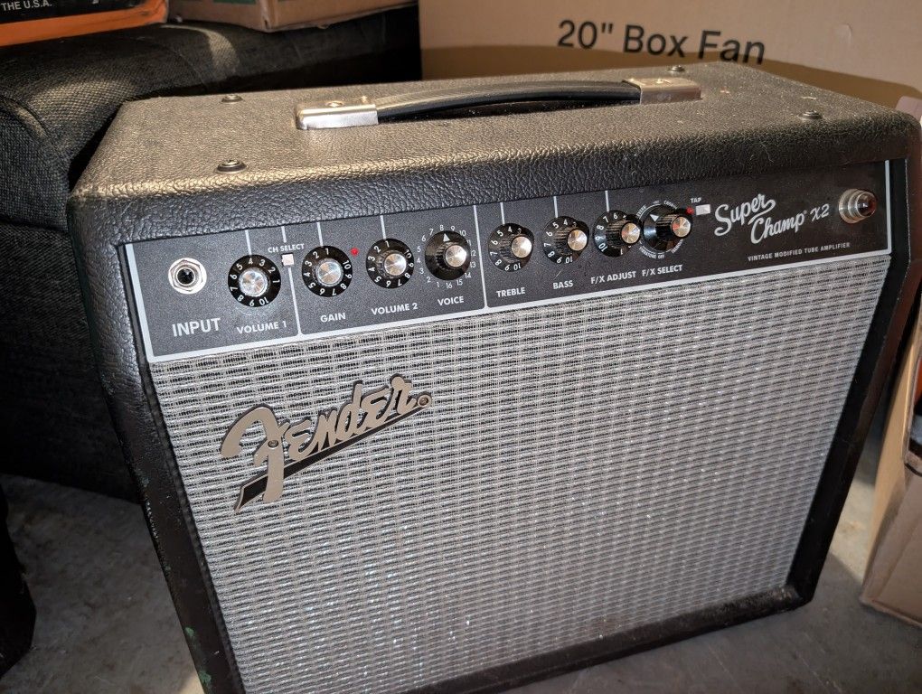 Fender Super Champ Tube Amplifier - NEAR MINT