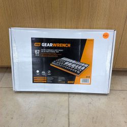 GEARWRENCH GWMSSKT12MM 67 PIECE METRIC STANDARD & DEEP SOCKET SET IN FOAM STORAGE TRAY 