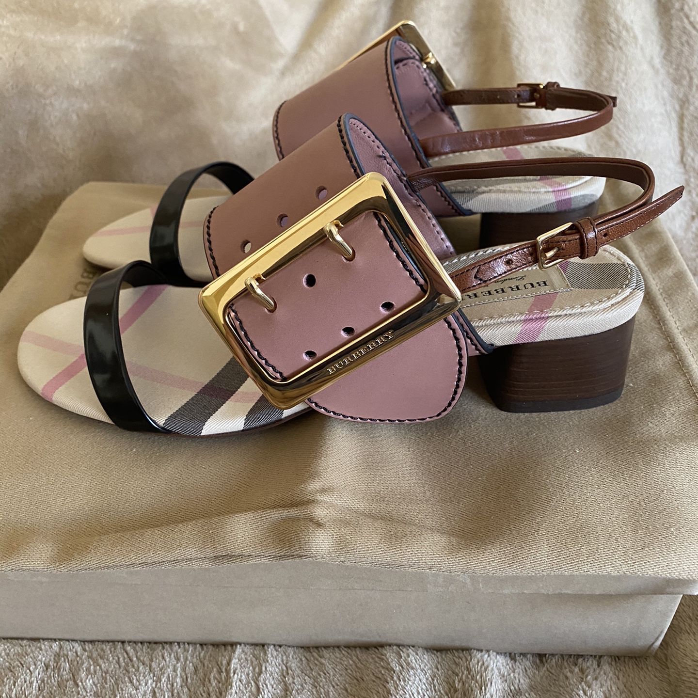 Burberry women trench Buckle Sawley Hc 35 Sandal size Europe 37 us size 7