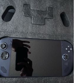 Legion Go S 8" 120Hz Gaming Handheld - AMD Ryzen Z1 Extreme - SteamOS - 32GB with 1TB SSD