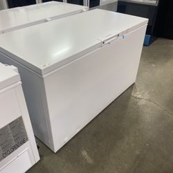 Frigidaire  FFCL1542AW 56 Inch Chest Freezer with 14.8 Cu. Ft. Capacity, Removable Baskets