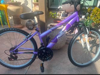 Purple Rallye Mountain Bike 24”. Front Suspension