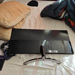 LG UltraWide LED 34 inches monitor gaming monitor split screen