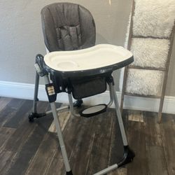 BABY TREND HIGH CHAIR 