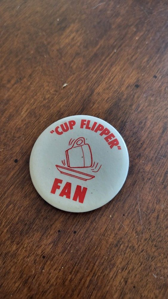 Vintage 1980’s “Cup Flipper Fan” Pin Pinback Button Casa De Fruta Eugene Zanger