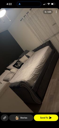 Queen Bed frame No queen mattress