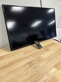 Insignia 32” LED HD TV (Great Condition) Television