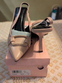 NEW Berness Beige Slingback Heels Size 9