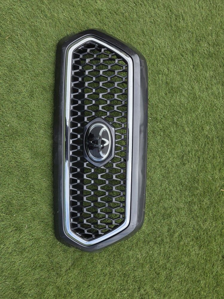 Tacoma 2020 Grill With Radar Sensor