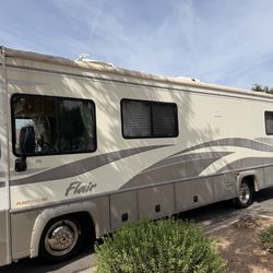 2000 FLAIR. 27FT. CHEVY WORKHORSE. 37K MILES. $7900