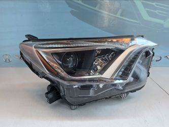 2016-2018 TOYOTA RAV4 RIGHT HALOGEN HEADLIGHT