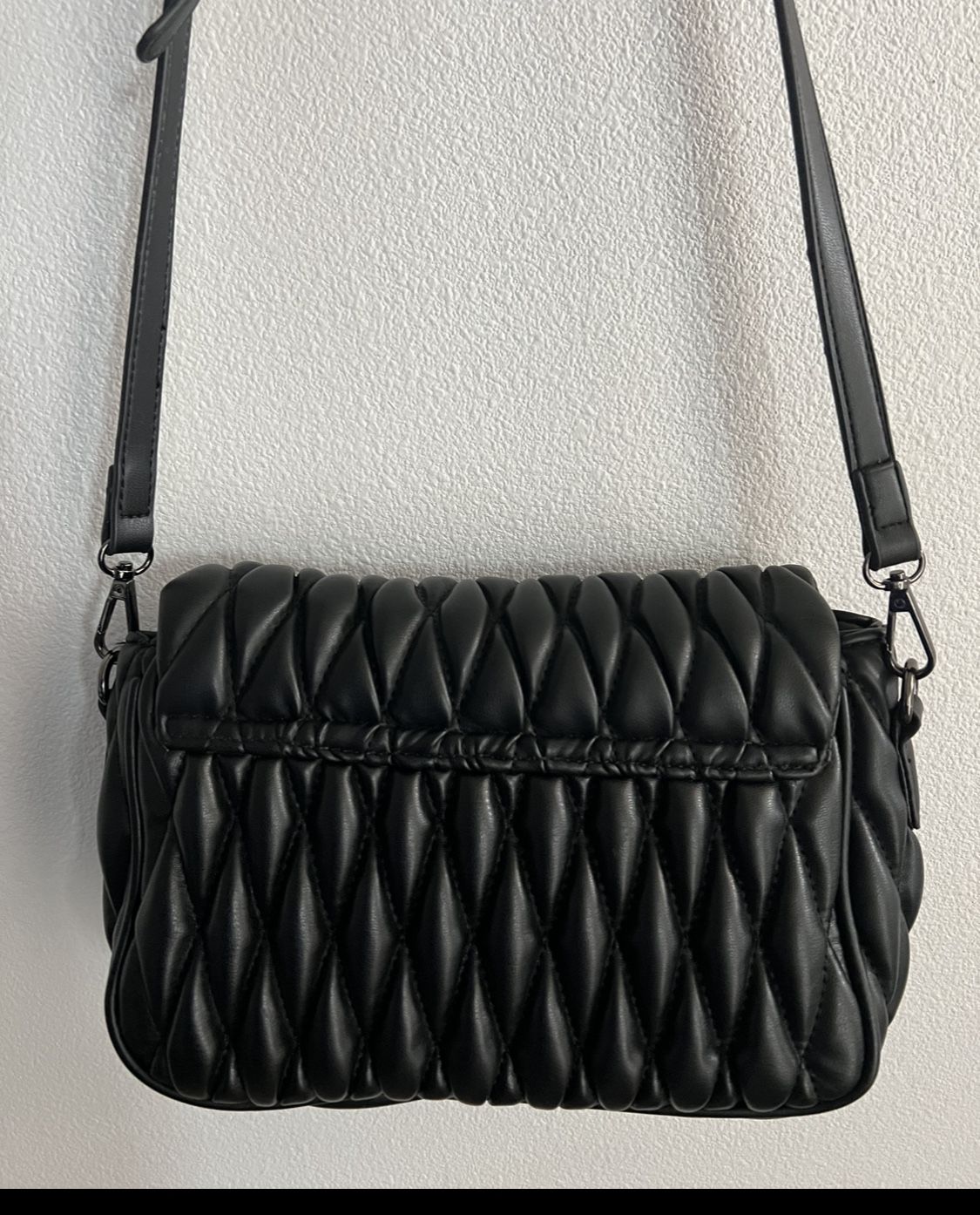 BADGLEY MISCHKA Black Quilted VEGAN Faux Leather Womens Crossbody Bag  $40 OBO