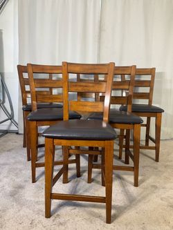 Juego de 6 Sillas Altas EXCELLENTE CONDICION!