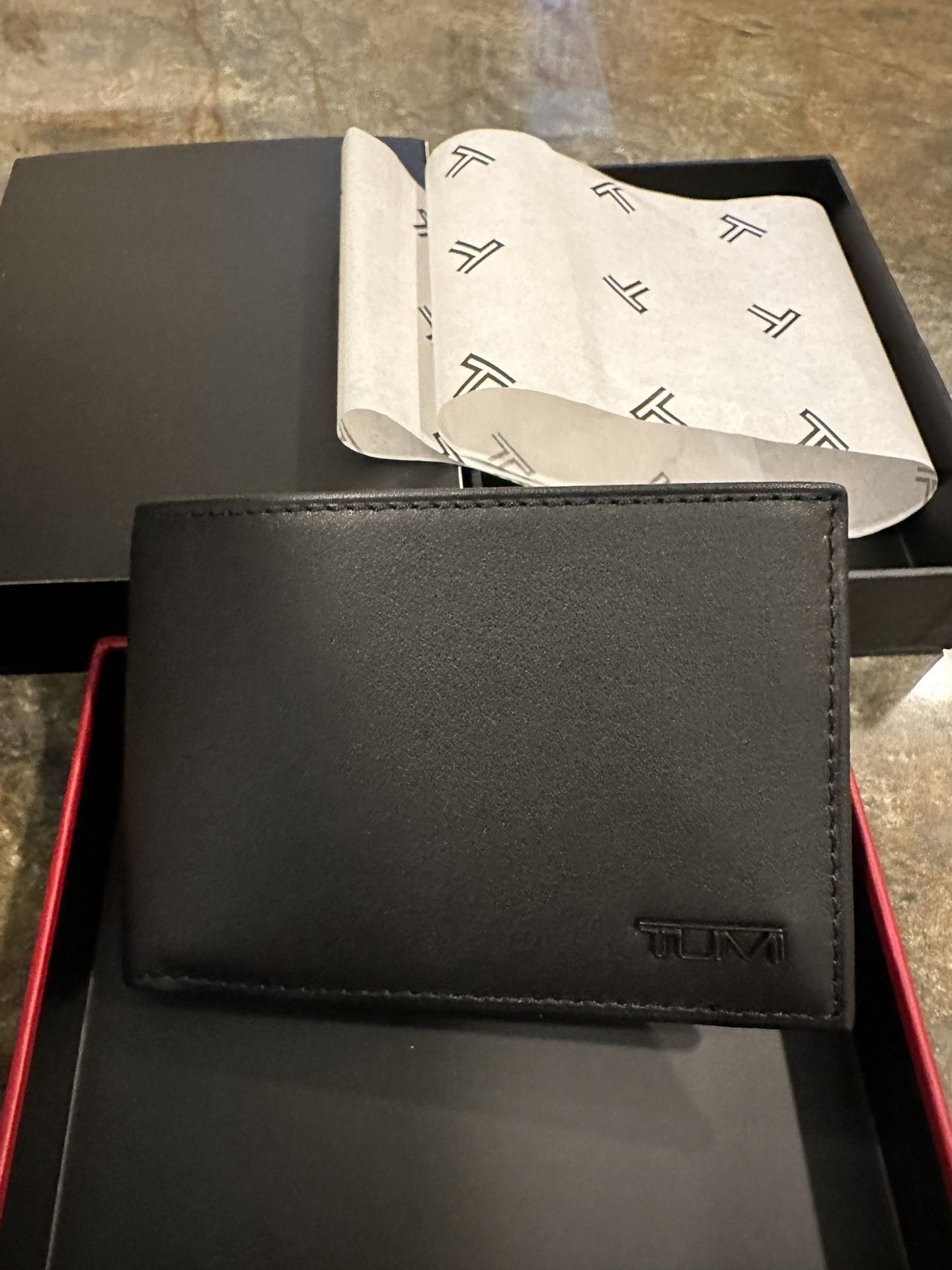 Tumi Slim Single-billfold Leather Wallet