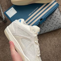 adidas BadBo 1.0 Bad Bunny Resilience