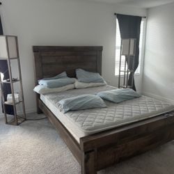 Like New Bedroom Set