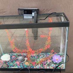 AQUARIUM With Filter And Everything Size 8 1/2 X24 & 17 Inch High 