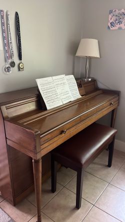 Upright piano