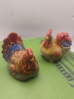 Vintage rooster salt & pepper shaker set