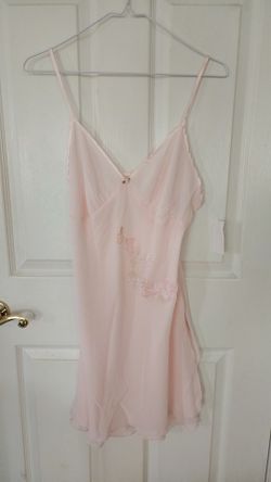 Total Four Intimate Short Sleeping Dress