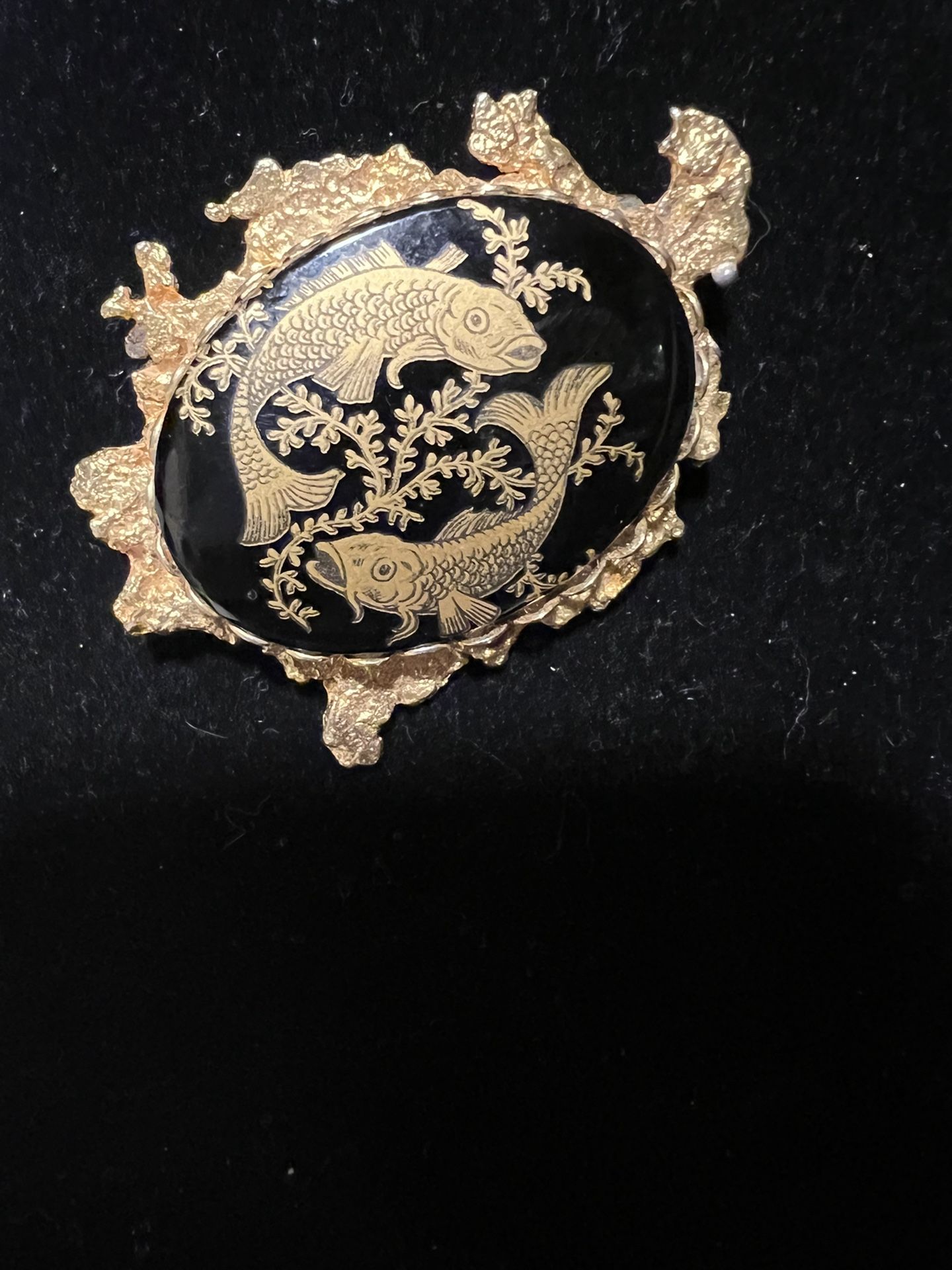 Pisces Gold And Black Pendant/brooch